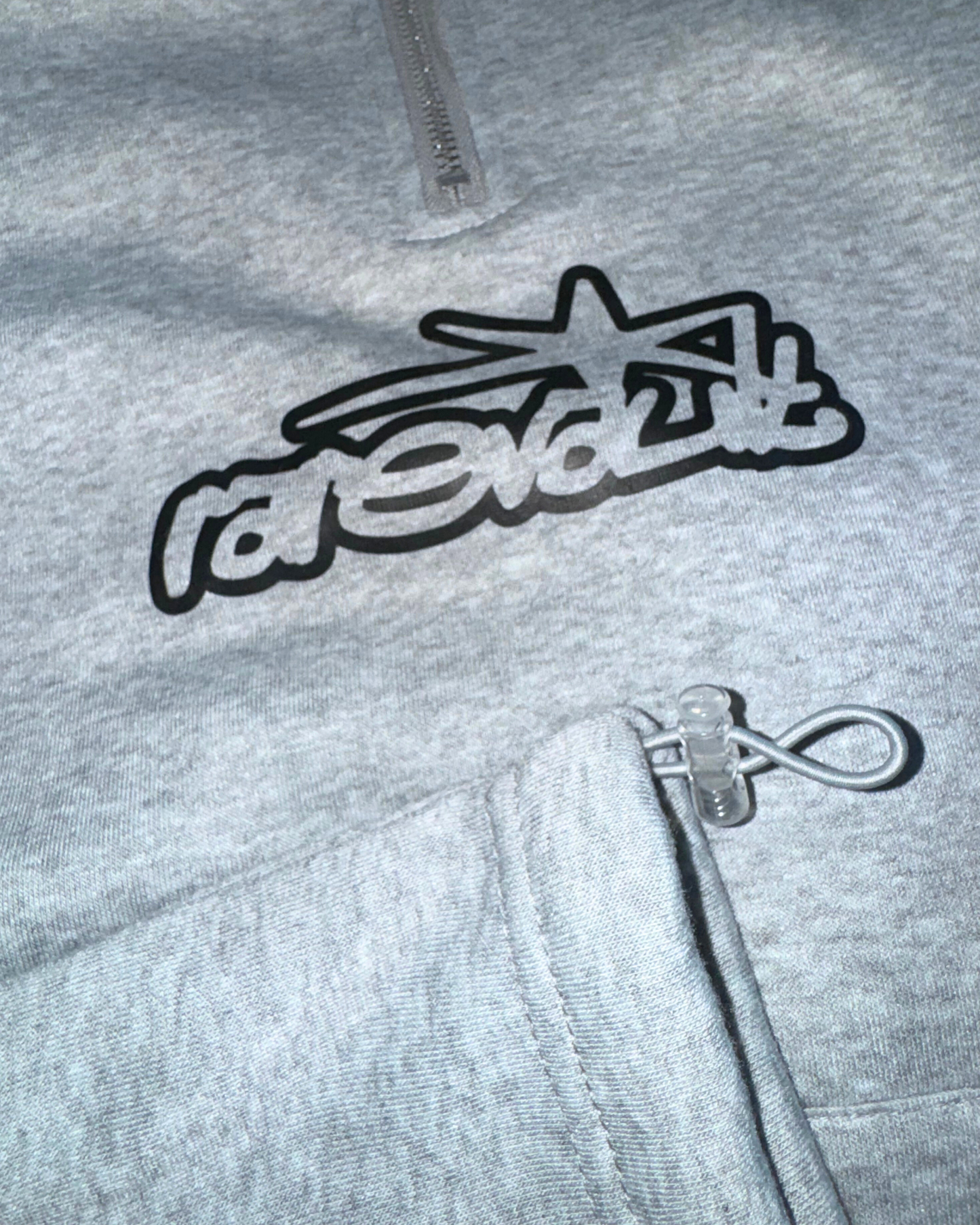 GREYHOUND QUARTER ZIP