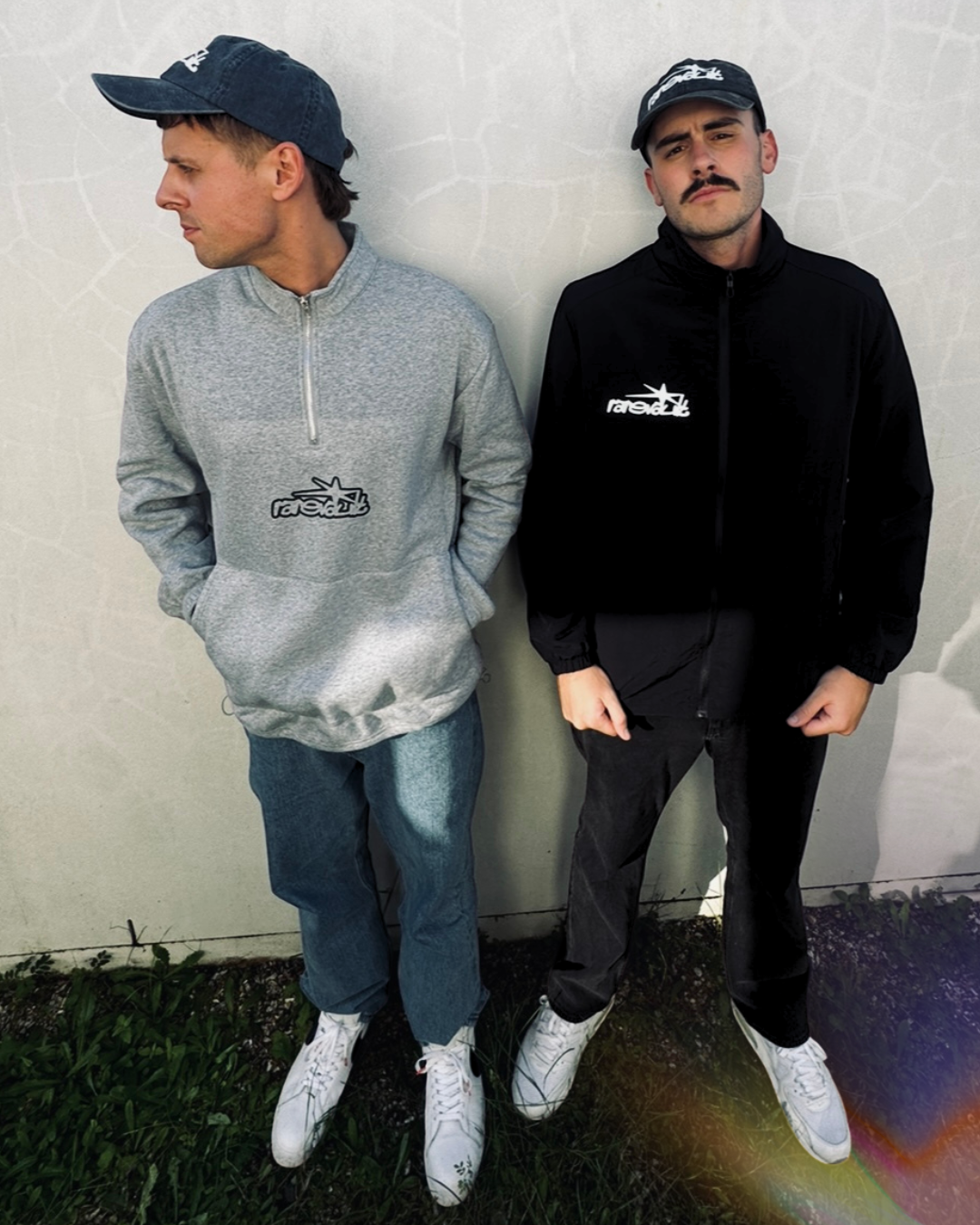 GREYHOUND QUARTER ZIP
